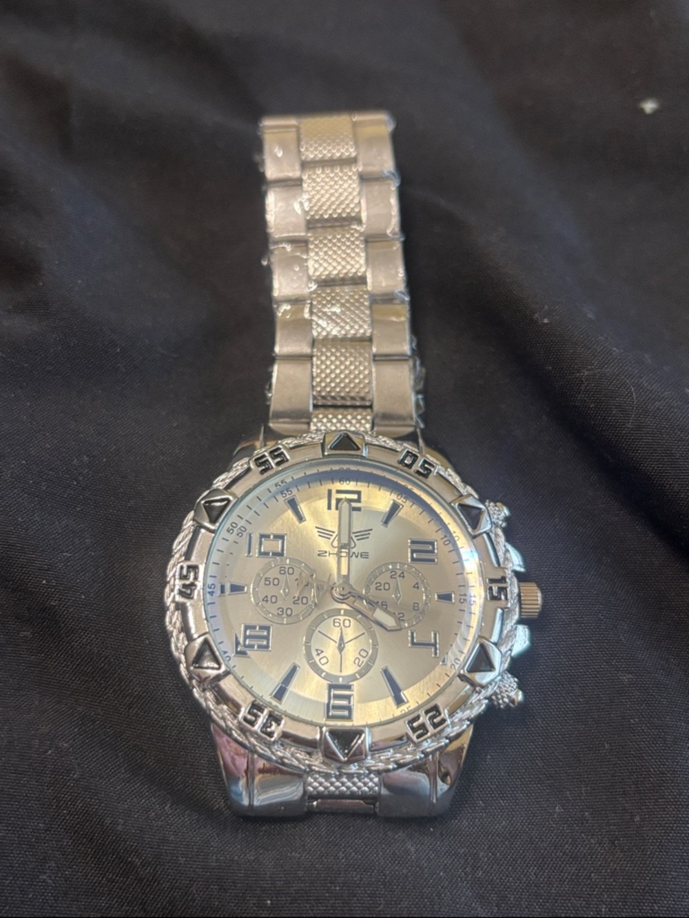 Silver Men's Chronograph Fashion Watch - Metallic Dial